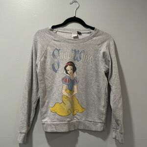 Vintage snow white sweatshirt, size small from Disney